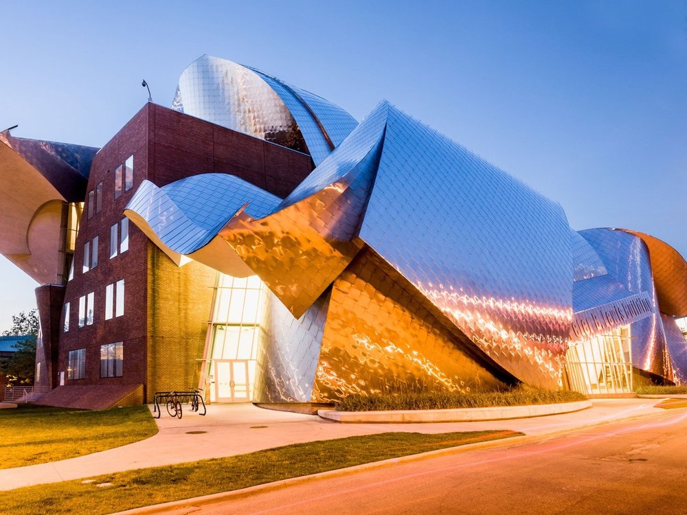 frank-gehry-Peter-B-Lewis-Building-cr-alamy.thumb.jpg.a93d5dae81fe917d9c1dec1d3ff762ce.jpg