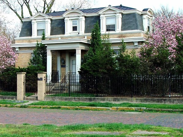 NewportMansionHill19.jpg