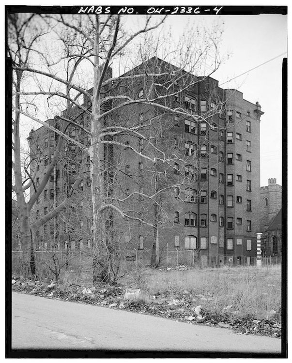 Hotel_St_Regis_Euclid_at_East_82nd_Street_Cleveland_Ohio-1990s-2.jpg