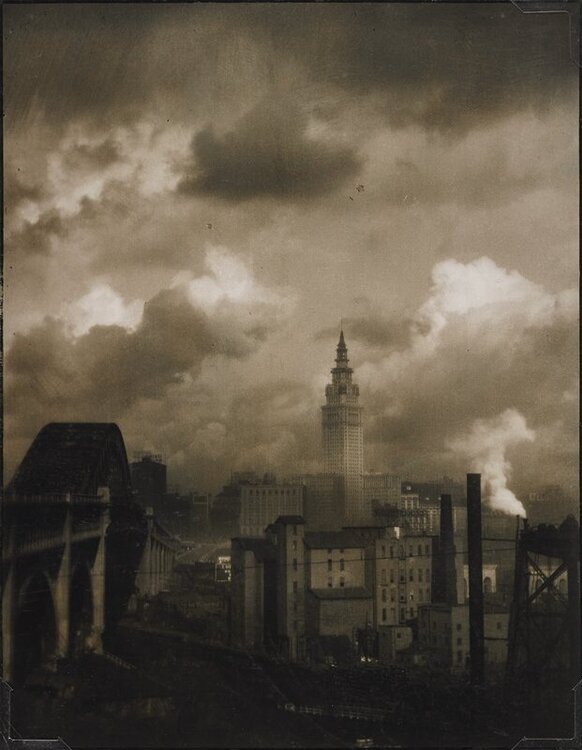 Cleveland-Terminal Tower-smoke-c1927-Margaret_ Bourke-White.jpg