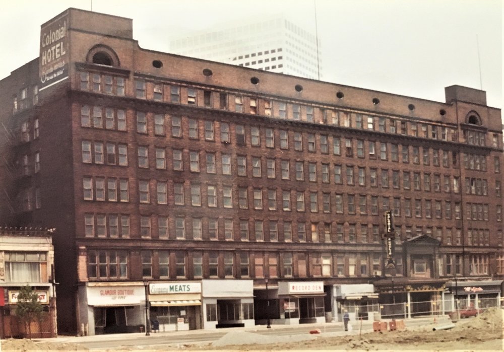 Colonial Hotel.jpg