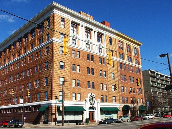 HuntingtonDT25.jpg