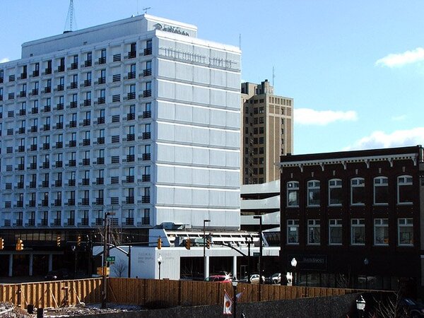 HuntingtonDT33.jpg