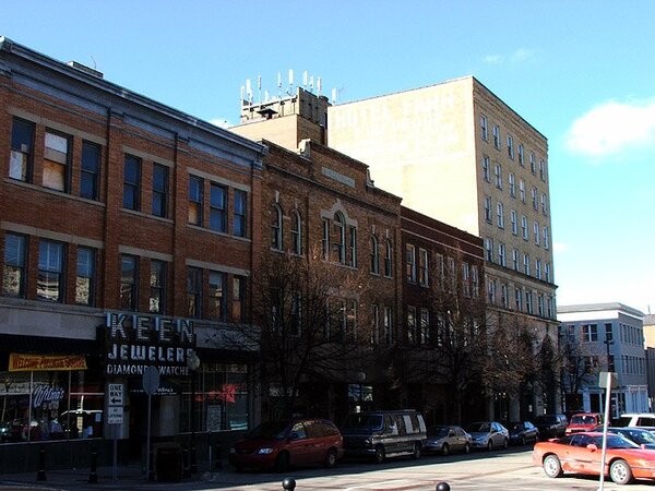 HuntingtonDT40.jpg