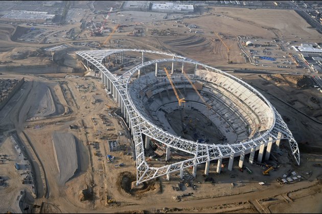 1126478923_SoFiStadium-01-aerialunderconstruction.jpg.e215799b28ef4d35f21ab7f72fe00277.jpg