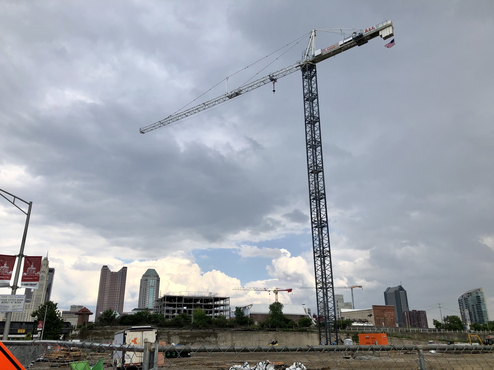 Gravit Crane.jpg