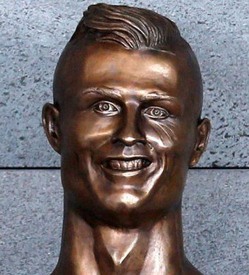 689023154_ronaldofunnybust.jpg.2ae3ccab142983fff9b6712759b9f0c8.jpg