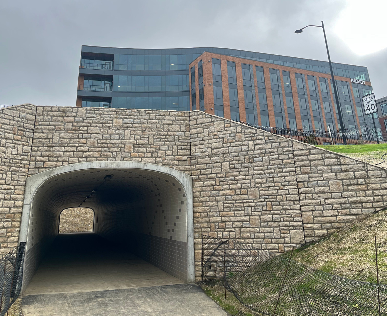 1360250418_Dublinriverfrontparktunnel.thumb.jpg.2fecbe6b7c99d37e84bd59bb0e38b7c7.jpg