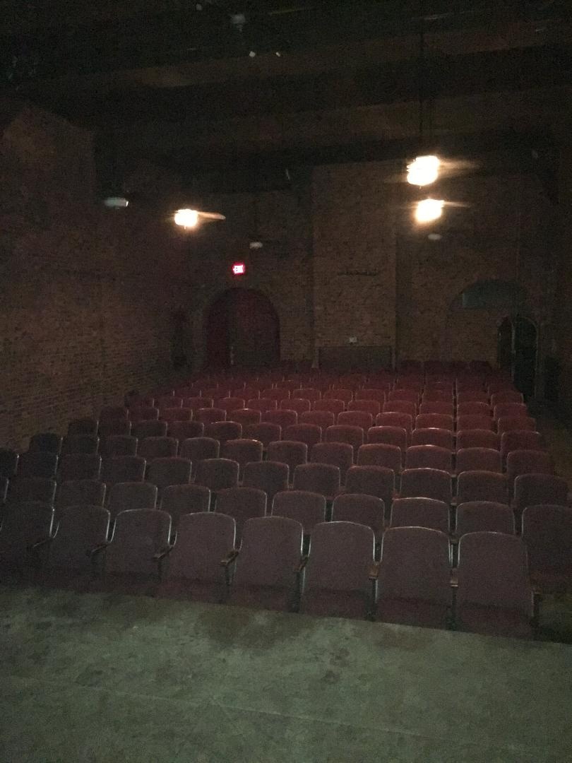 theater2.jpg.9c07108ded5e32638820f838401d6fac.jpg
